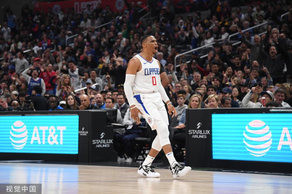 也展示了他 也展示了他